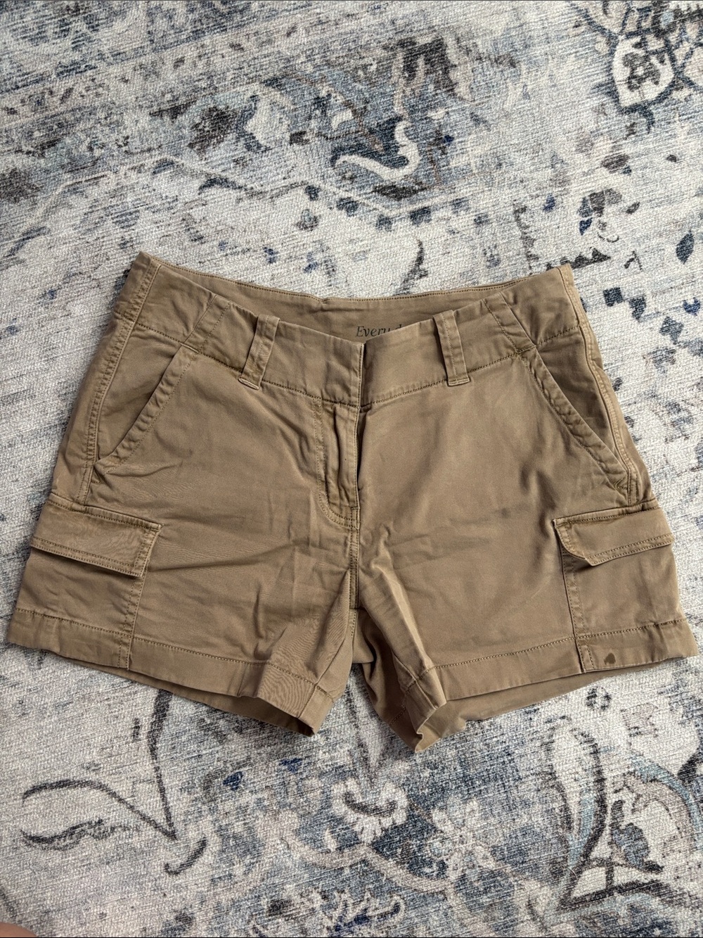 Vineyard Vines Women’s Tan Cargo Shorts